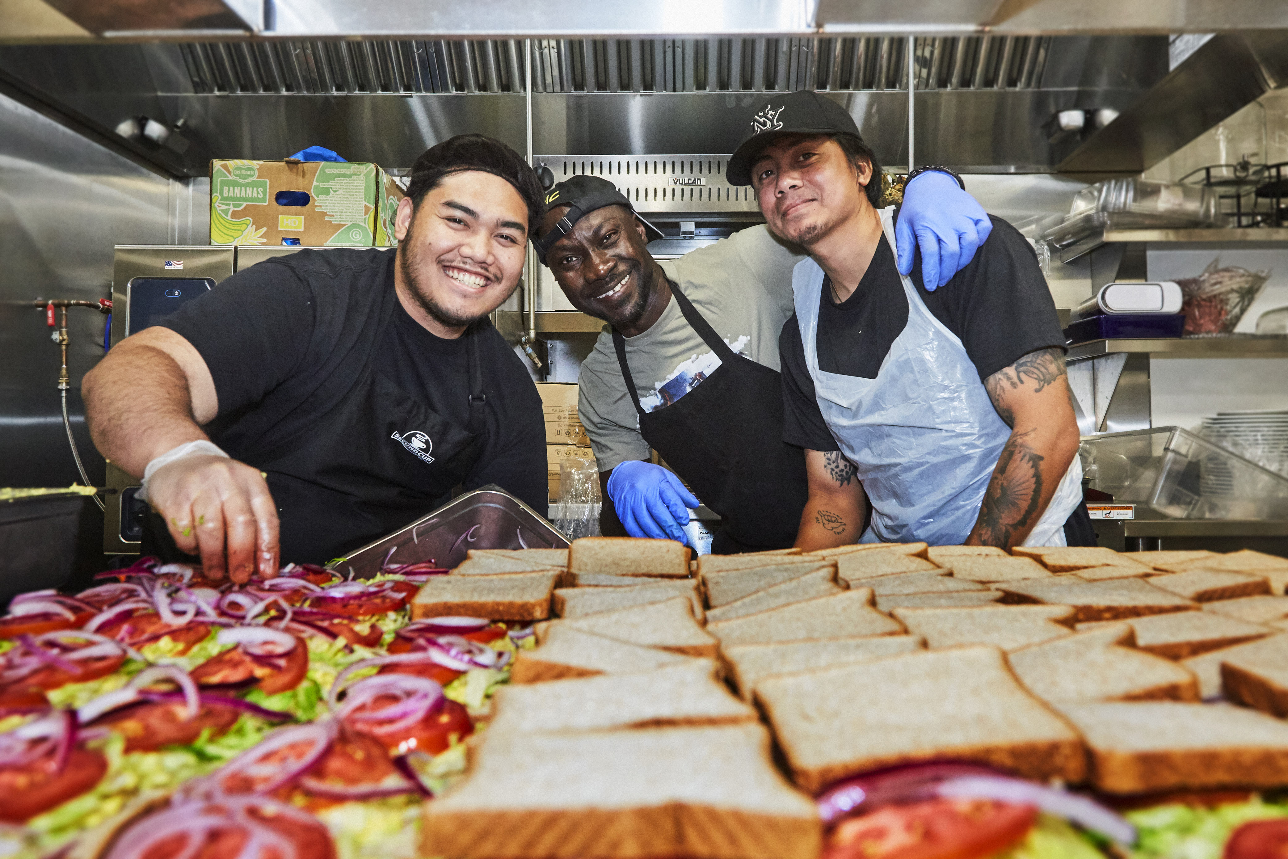 Les chefs de l’Ottawa Mission apprennent à cuisiner à base de plantes.